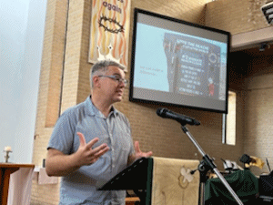 Paul Hunt Preaching